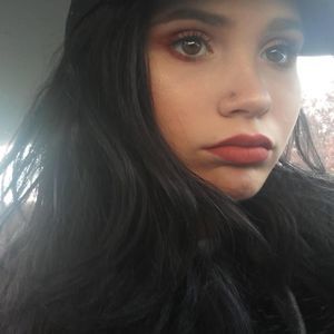 Meet your Posher, Emilee